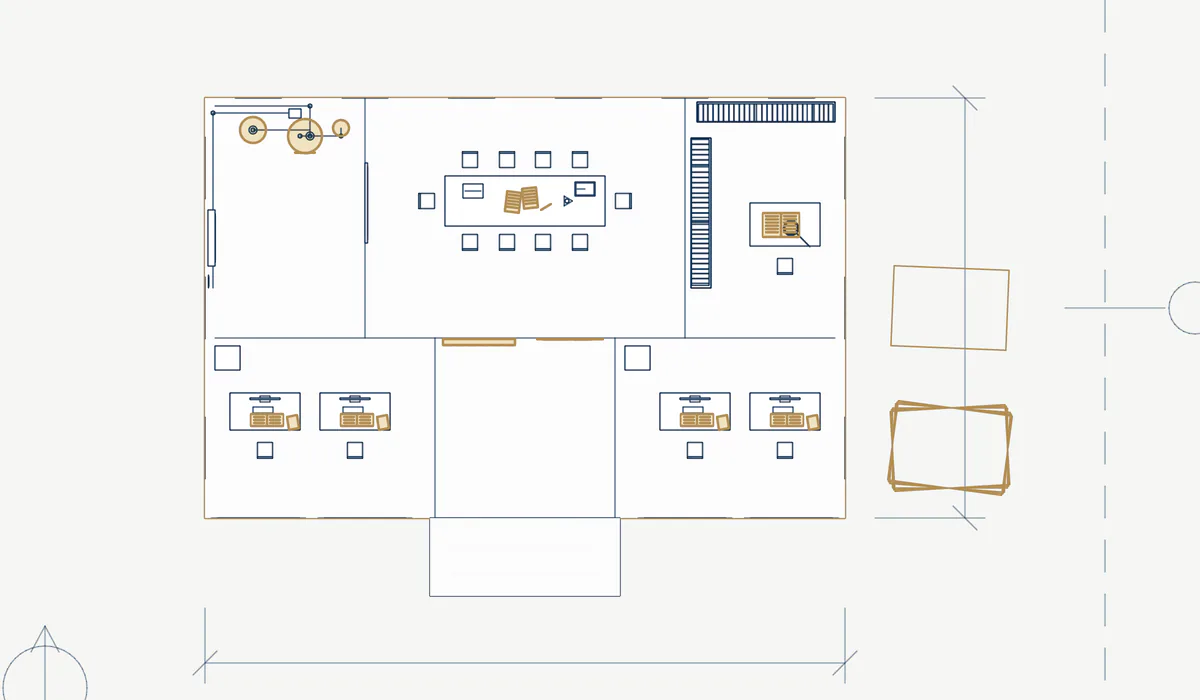 Disegno tecnico. Pianta del piano terra del condominio vista dall'alto: studio, uffici, atrio, sala riunioni, locale tecnico e archivio. In ottone le aree di cui il ruolo ha la chiave: contabilità, documenti, manutenzioni, assemblee, comunicazioni, fornitori e bacheca.
